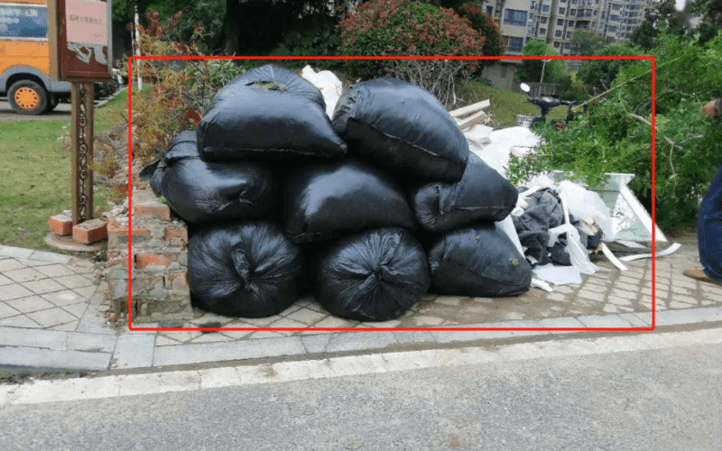 建筑物料乱堆放识别